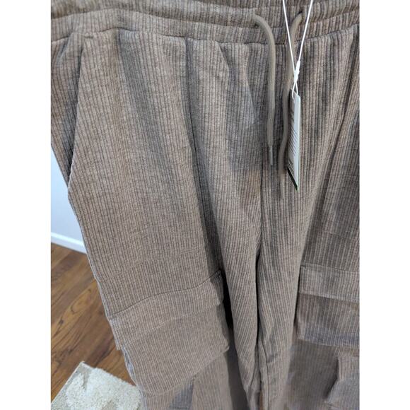 Halara Ribbed Mid Rise Wide Leg Women's Wide Leg Cargo Pants with Pockets - Picture 4 of 15